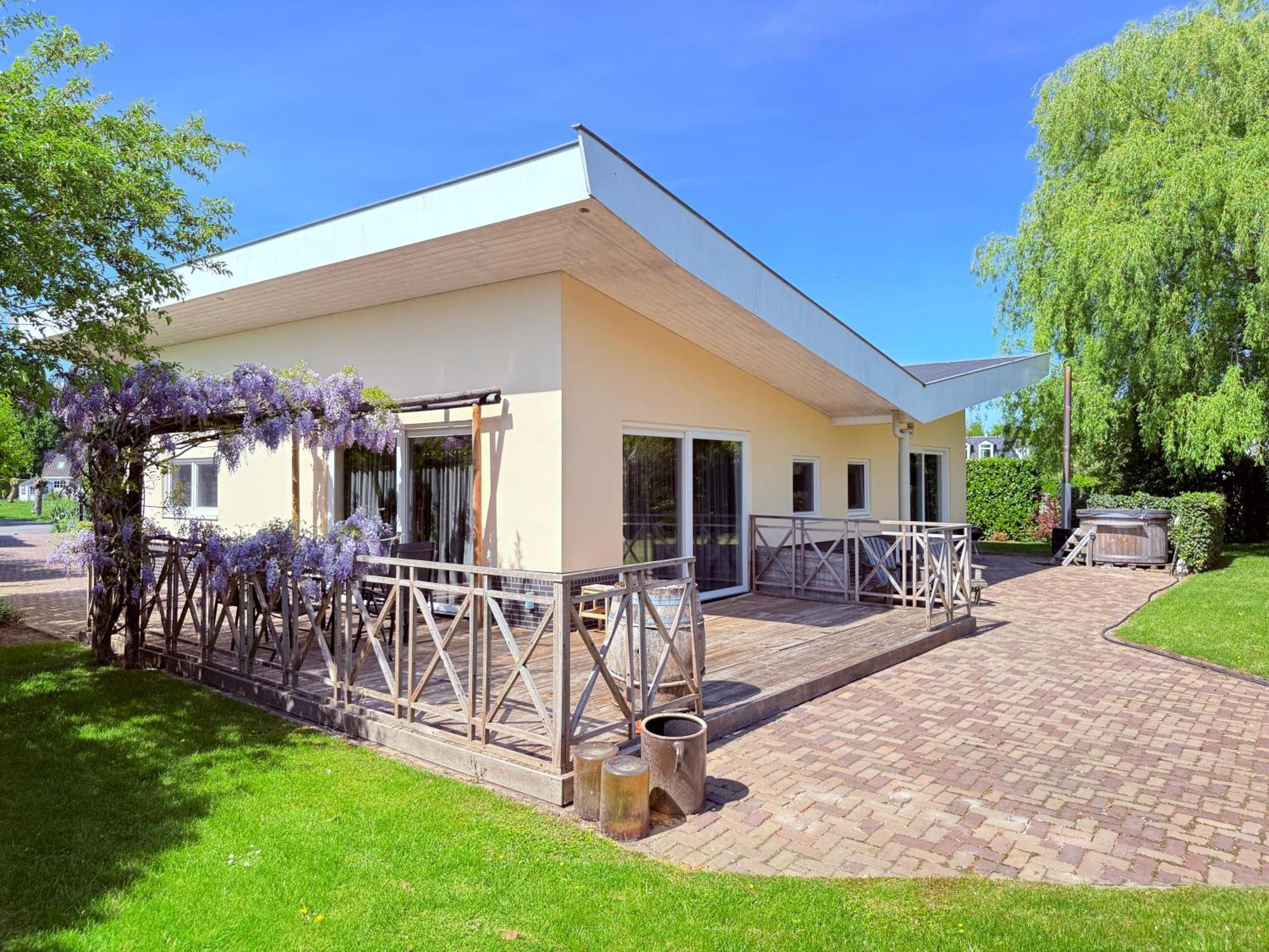 Spacious Comfort Villa Vera With Hottub Zeewolde Kültér fotó